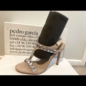 Pedro Garcia Clarissa Heels